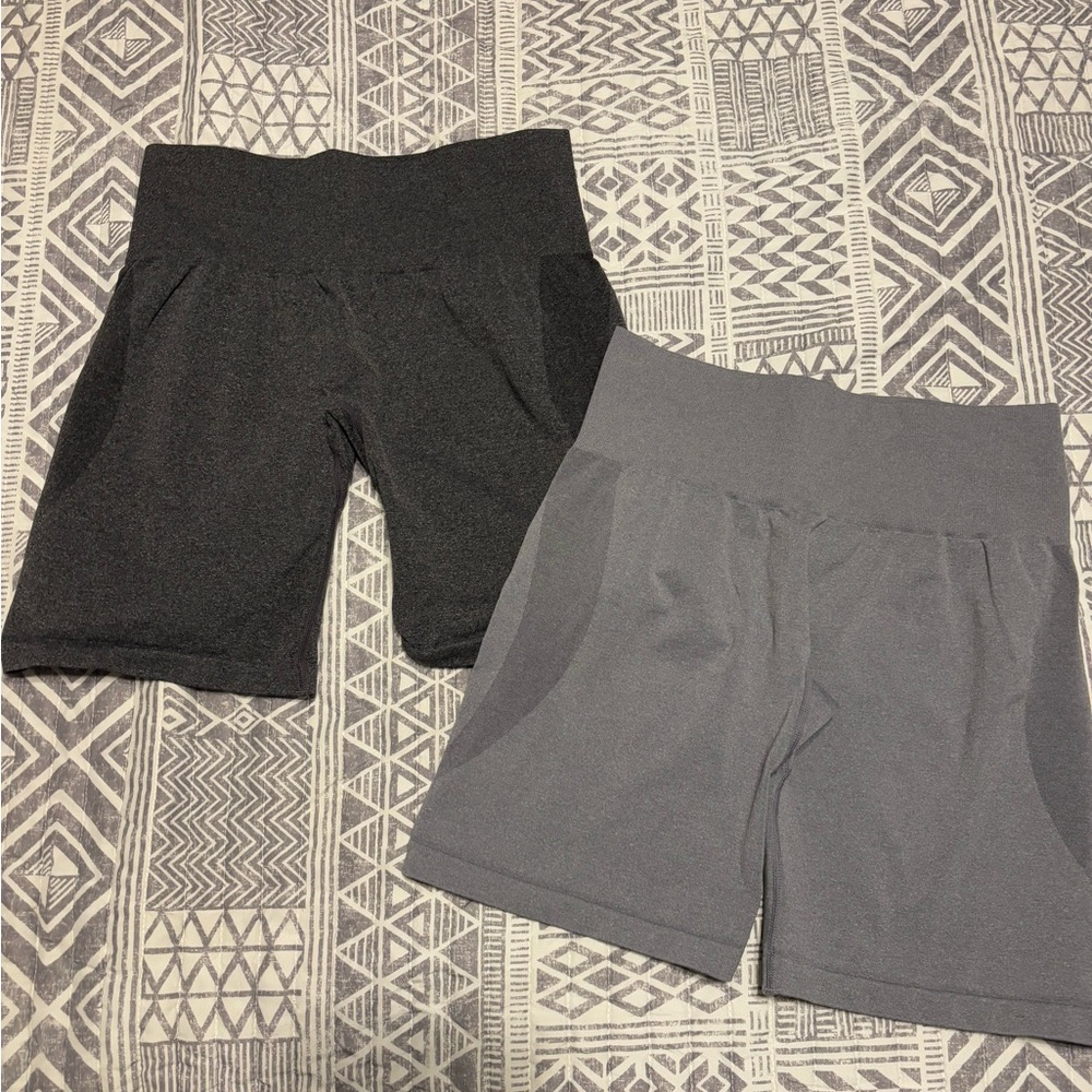 2 Pairs of NVGTN Seamless Shorts - Med